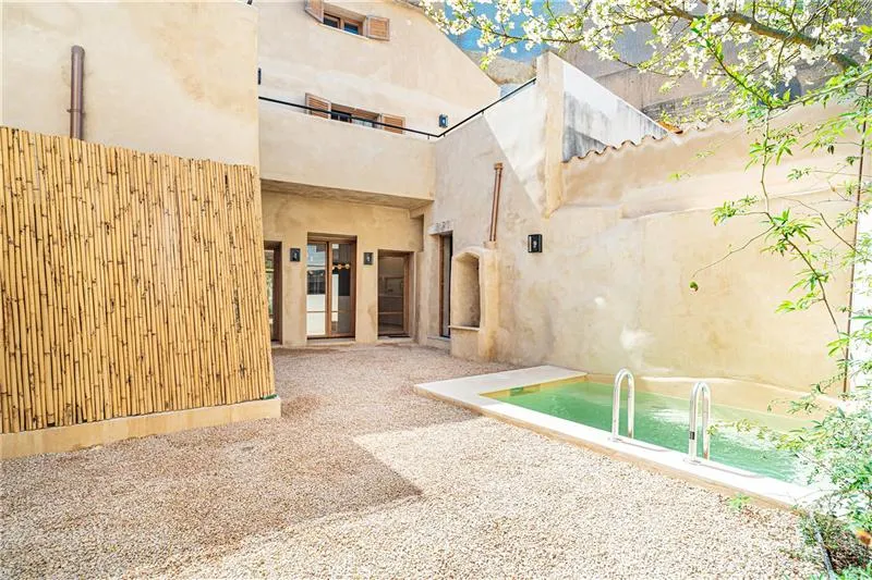 Traditional Mallorcan house with garden on an approximately 194 m² plot. — photo 7