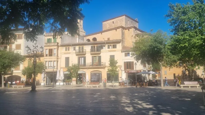 Renovated apartment on 2nd floor with small terrace in the center of Llucmajor -- AP 20 VK — photo 1