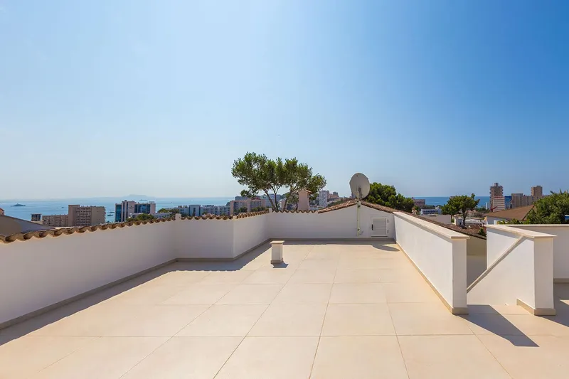 Renovated luxury villa in quiet location near the beach — photo 3