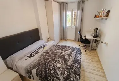 Apartment for sale on Calle Reis Católico with 4 bedrooms and large private terrace — photo 4