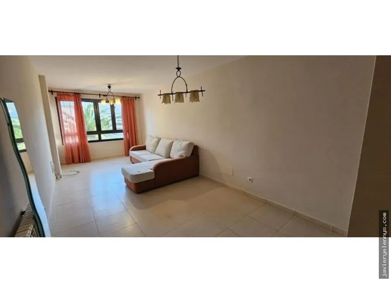Apartment for rent on Calle d'Oviedo — photo 1