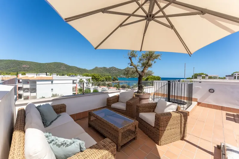 Penthouse with rooftop terrace and sea access on the northeast coast — photo 2