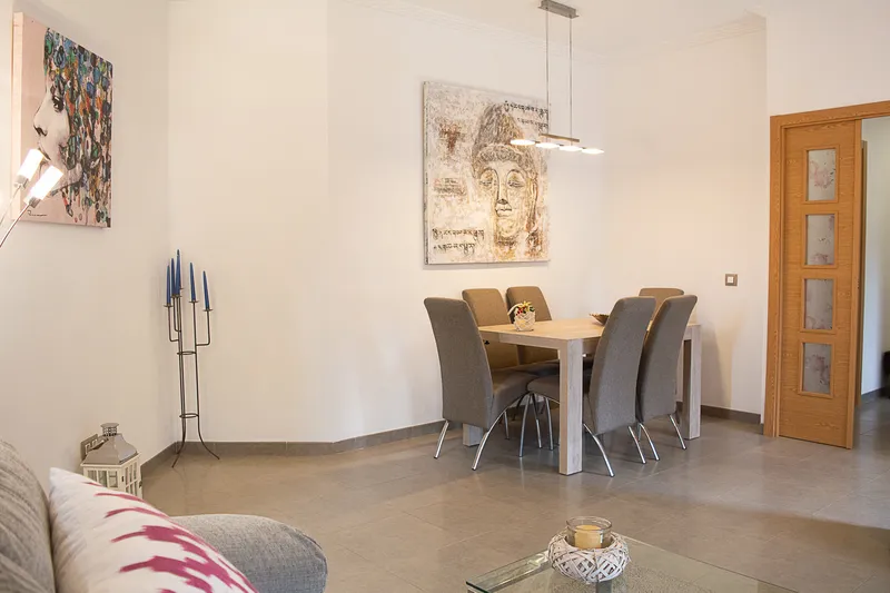 Large townhouse with two residential units, studio, pool, patio and roof terrace — photo 10