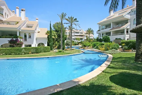 Exclusive garden apartment in Nova Santa Ponsa — photo 1
