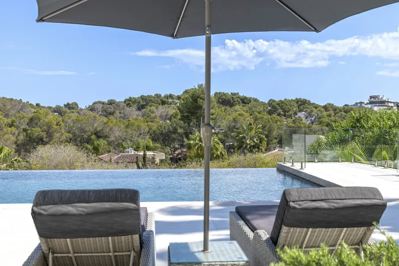 Villa in Portals Nous for sale – renovated luxury villa with heated pool, guest apartment and proximity to Puerto Portals — photo 1