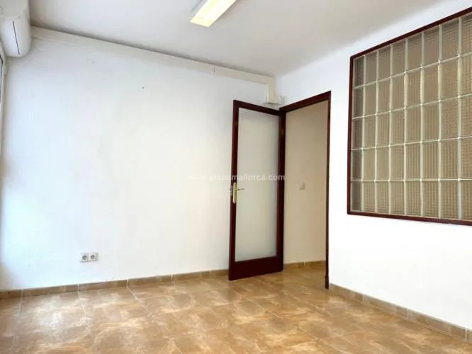 Office / Workspace. Palma de Mallorca, Center Area — photo 9