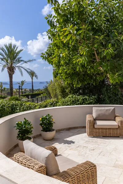 Spacious family villa with Mediterranean charm in Santa Ponsa — photo 2