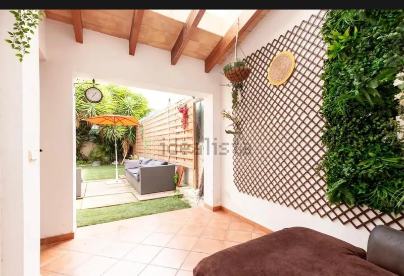Spacious ground floor with private garden in Ciudad Jardín — photo 5