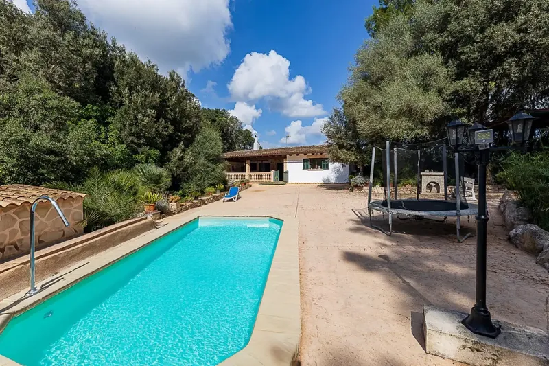 Unique and singular opportunity, exceptional rustic plot of 5453m² in the Capdepera area, housing not one but two complete — photo 2