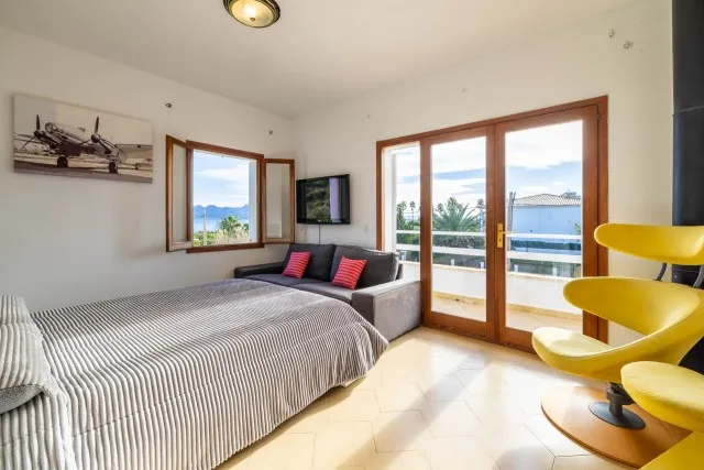 Semi-detached villa with community pool for sale in Puerto Pollensa, Mallorca — photo 9