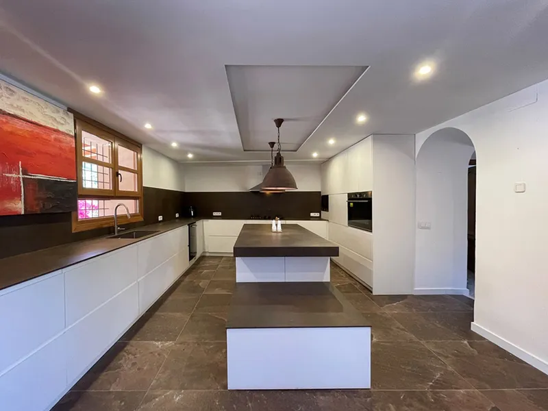 Charming family country home that perfectly combines traditional and contemporary design — photo 8