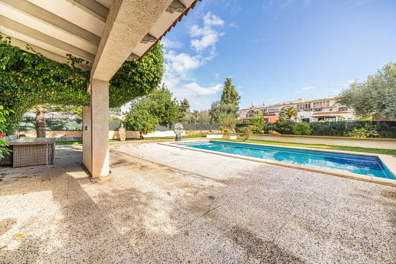 Detached chalet with pool in Las Palmeras urbanization — photo 12