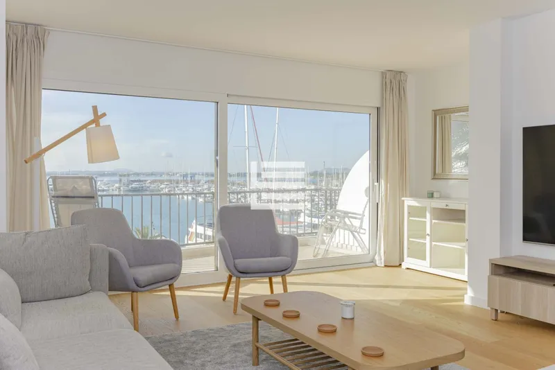 Luxury First-Line Apartment: The Privilege of Coastal Living in Puerto de Alcudia — photo 4