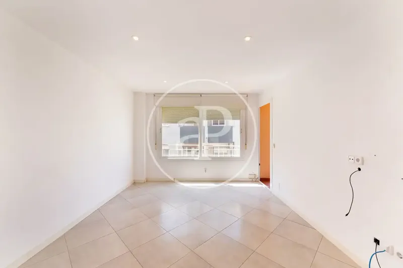 Piso con terraza en venta en Nord — photo 2