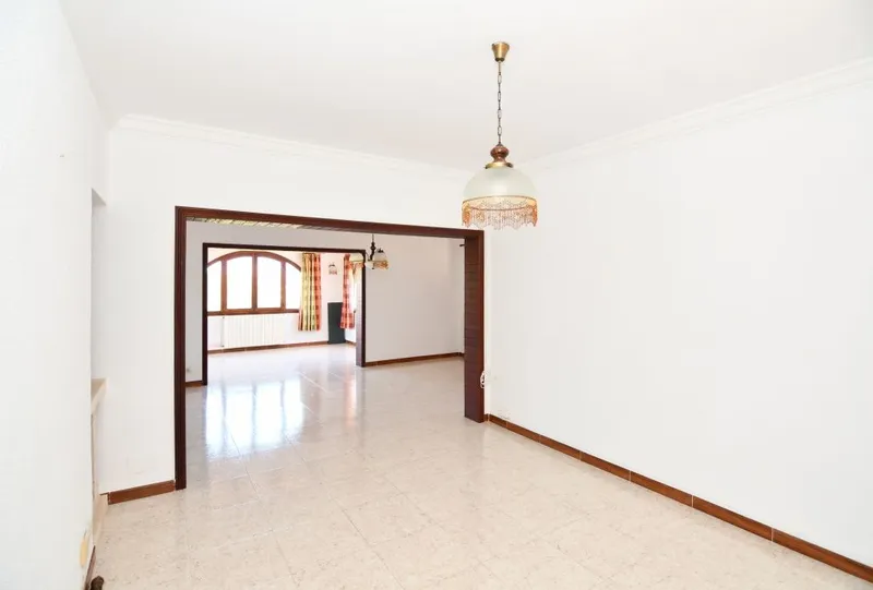 Villa with a lot of potential in a very good location in Cala Llombards — photo 6