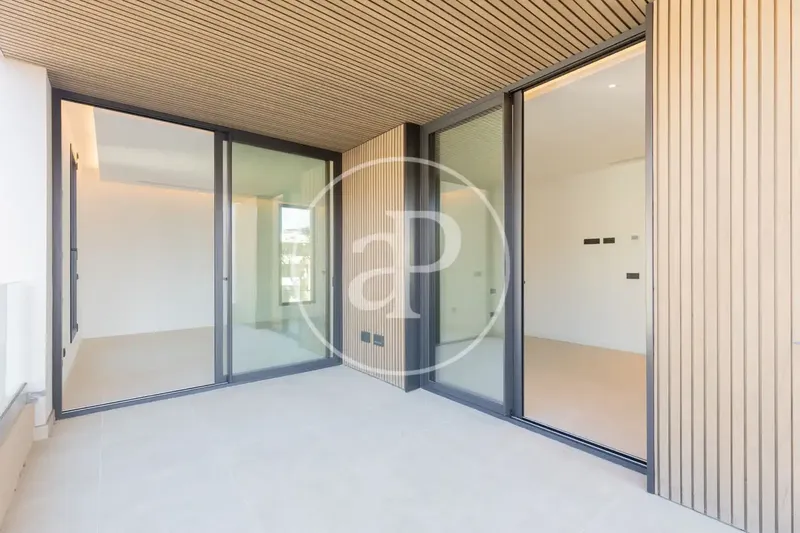 Piso con terraza en venta en Ponent — photo 2