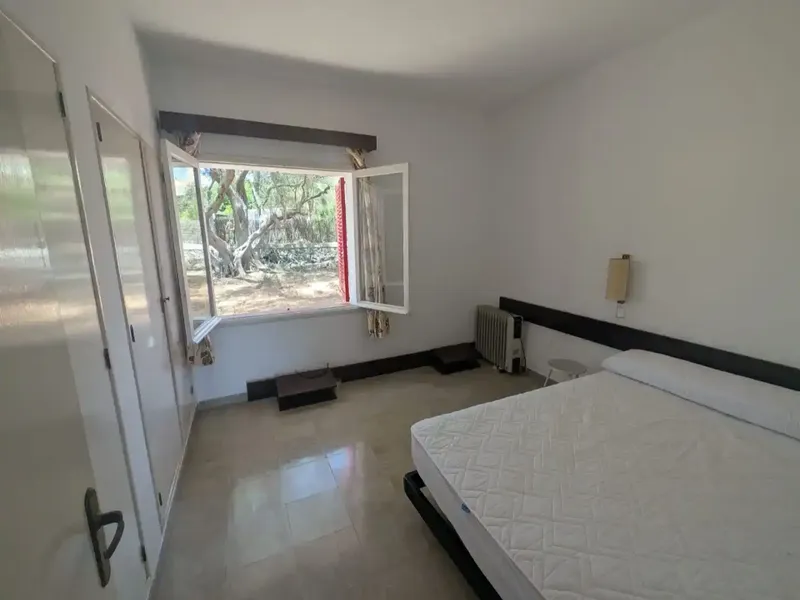 Casa de 170 m² en amplia parcela de 1.417 m². Se trata de una vivienda con dos amplios porches orientados a este y sur. Zona exterior con ve — photo 10