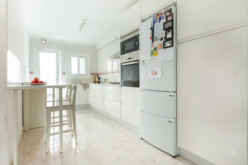 Bright renovated 3-bedroom apartment in La Soledad Sur — photo 3