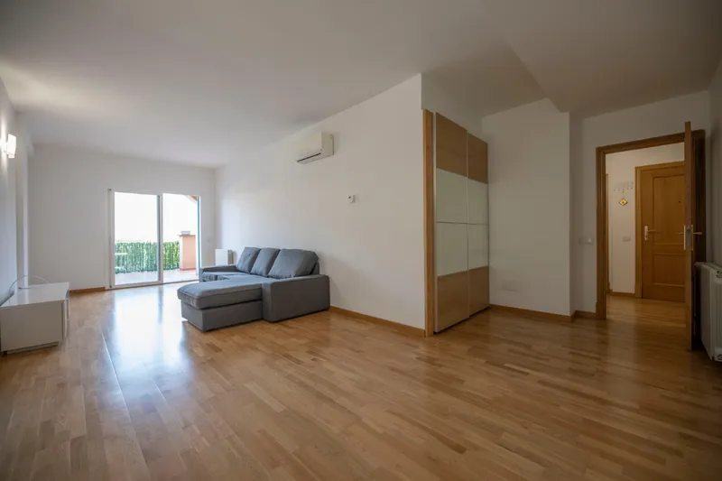 Large modern apartment with terrace and community pool in Sóller for longterm rent — photo 6