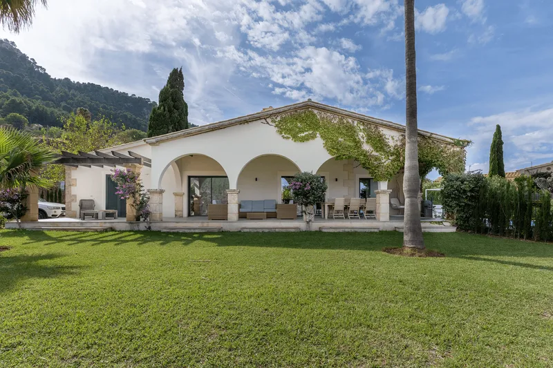 Long-term rental: Mediterranean house with sea views in Banyalbufar — photo 2
