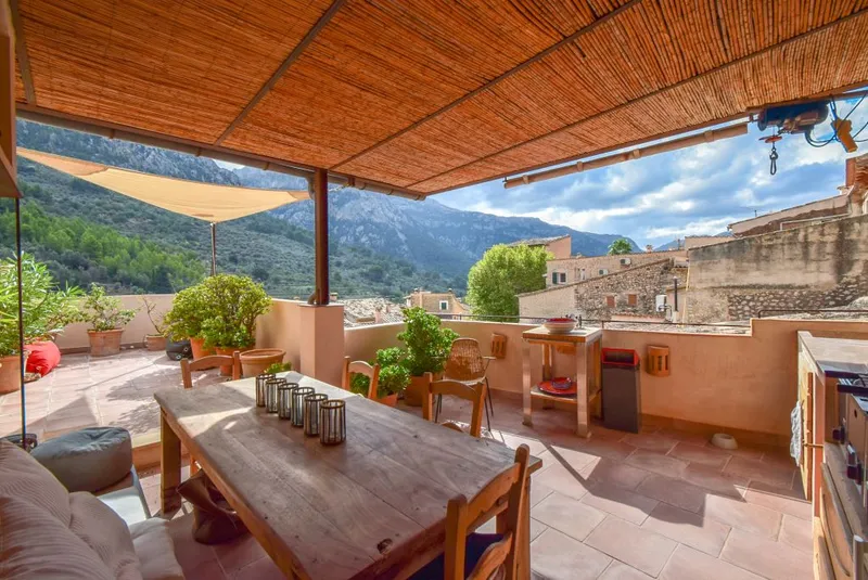 Typical village house with terrace in the center of Fornalutx — photo 1