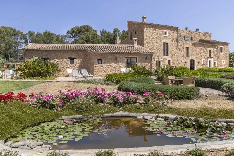 Historic rustic finca, completely renovated, with its own olive oil production in the best location in Santa María del Camí — photo 1