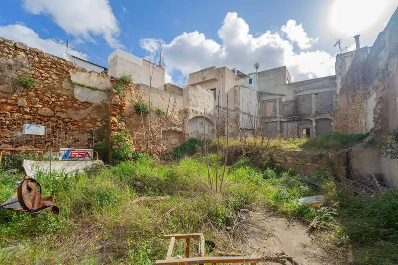 Townhouse in Felanitx with project and large plot — photo 1