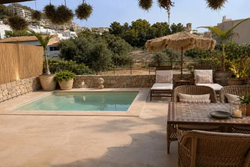 Genova, charming townhouse for rent in Génova from October to July – Mediterranean living with pool and cosy terrace — photo 1