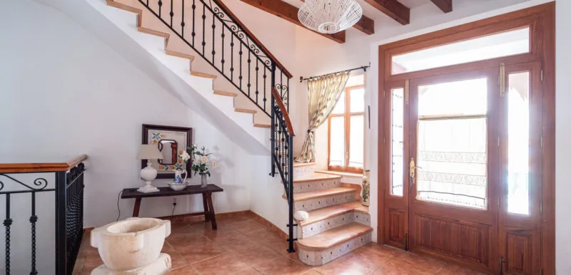 Mallorcan house for rent in Campos with patio and sunny terrace — photo 2