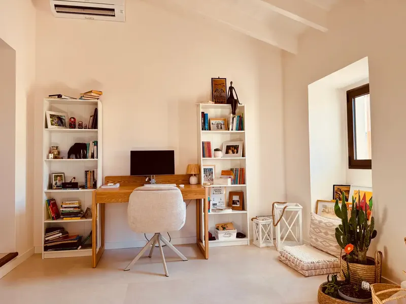 This stylishly modernized penthouse is located in the heart of Artà's old town. — photo 8