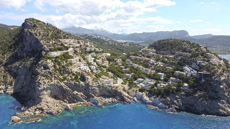 Luxury villa on the first sea line with infinity pool in Port Andratx — photo 7