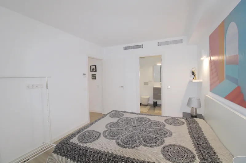 Ref.2475A – Exclusive apartment with sea views near the center — photo 8