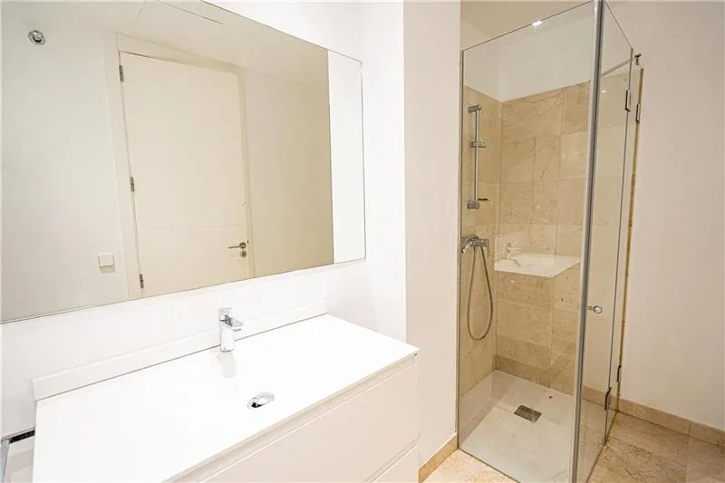 Ground floor flat with a terrace and garden, right on the beachfront with panoramic sea views — photo 9