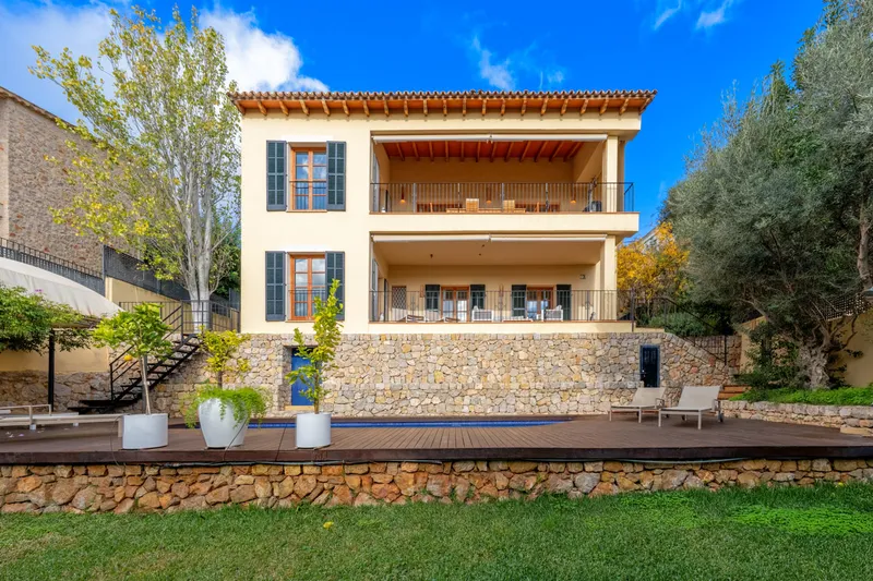 Villa with panoramic views and holiday rental license — photo 1