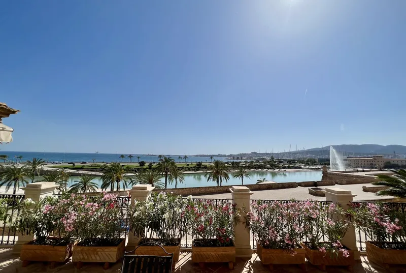 Impressive noble floor with sea views in Palma — photo 1
