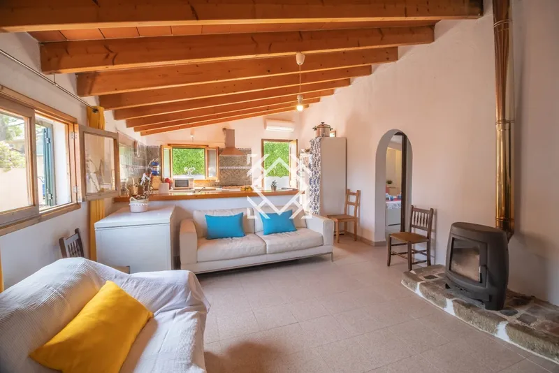 Charming five bedroom village house for sale with stunning views in Pollensa, Mallorca — photo 1