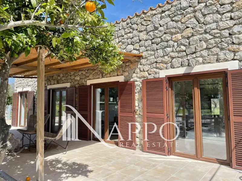 Nappo Real Estate is pleased to present this charming rustic property with a holiday license, located in a privileged setting of — photo 1
