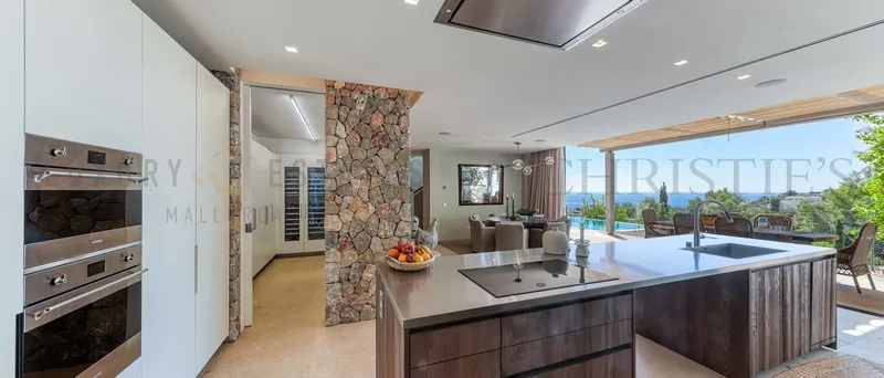 Beautiful Mediterranean modern villa in Genova with sea views — photo 2