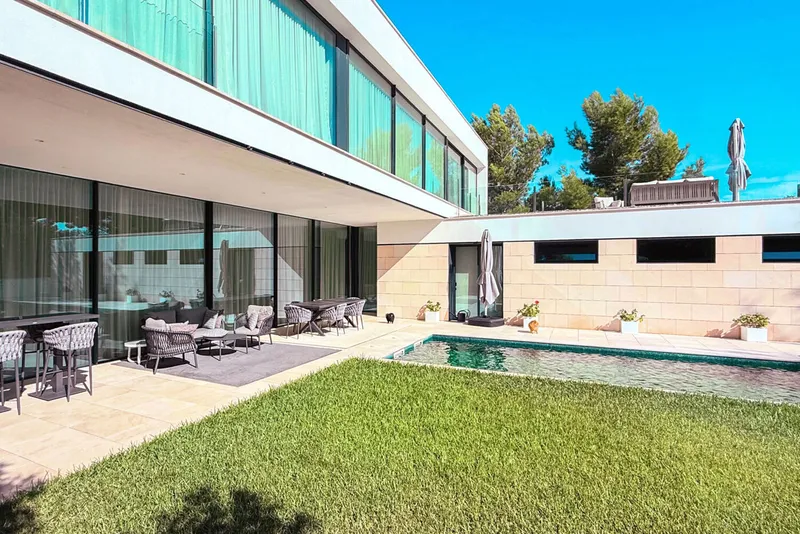 Modern newly built villa in an exclusive location in Nova Santa Ponsa — photo 9