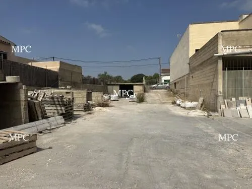 Prime Commercial Property with Dual Street Access and Versatile Space in Arta — photo 2