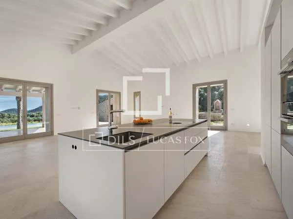 580m² country house with 60m² terrace for sale in Canyamel — photo 12