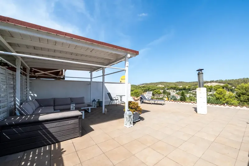 In a pure tranquility area, in the desired Costa de la Calma, this house offers the perfect balance between spaciousness, natural light and — photo 4