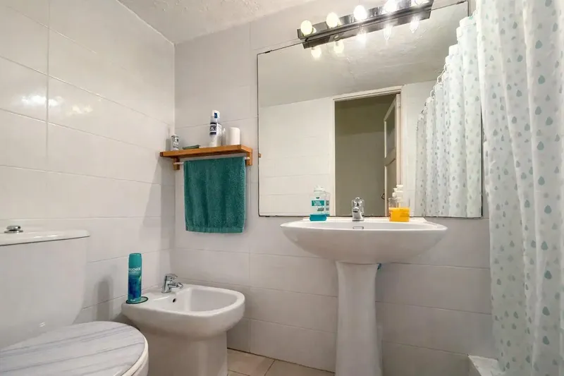 Discover this charming semi-detached house for sale! — photo 8