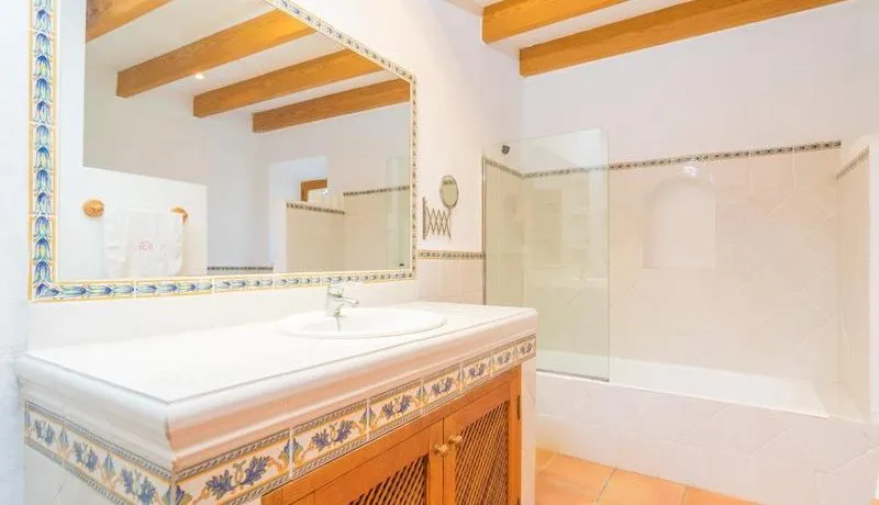Spectacular finca with two houses and holiday rental in Biniaraix — photo 12