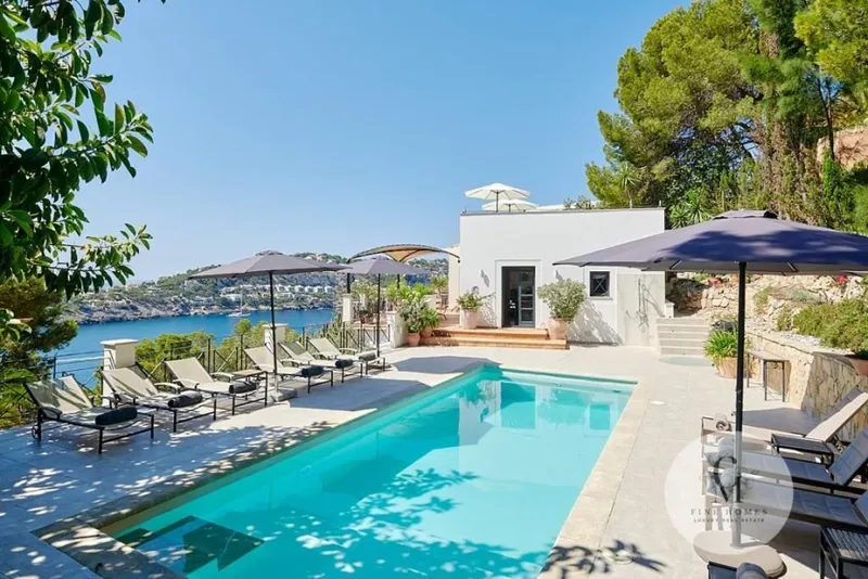 Luxury property for sale in Port d'Andratx: Impressive first-line views — photo 1