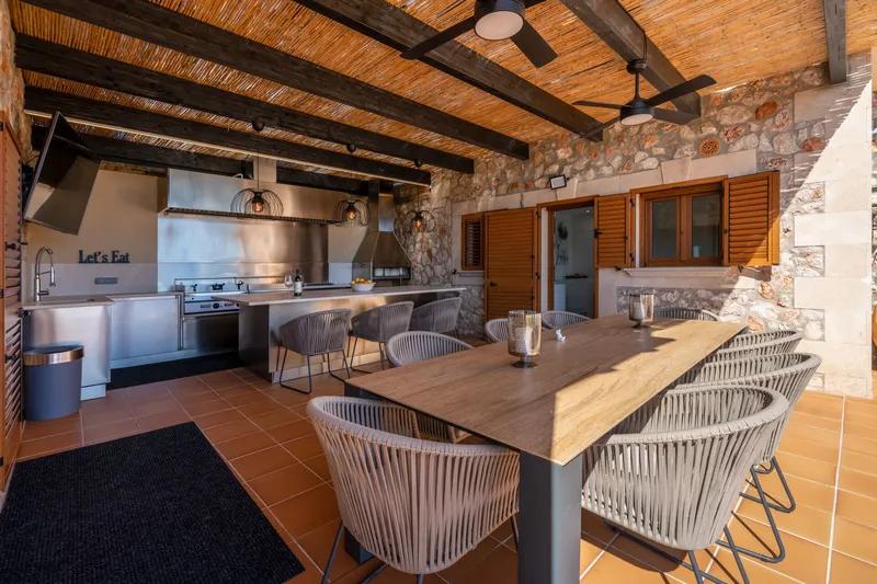 Spacious finca with holiday rental licence and panoramic views near Llucmajor — photo 5