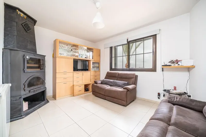 From Gestpropiedad we present this beautiful 2-bedroom, 2-bathroom penthouse in a quiet area of Porto Cristo, ideal both as — photo 7