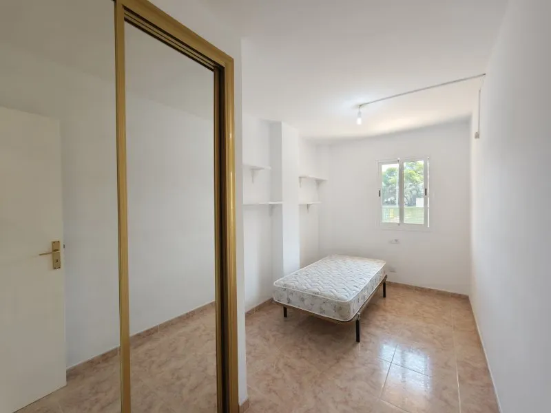 Apartment with large outdoor areas, modern kitchen, underground parking Portocristo — photo 4