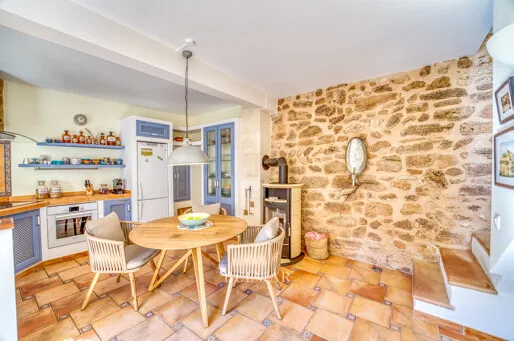 Mediterranean townhouse with idyllic patio in Capdepera — photo 9