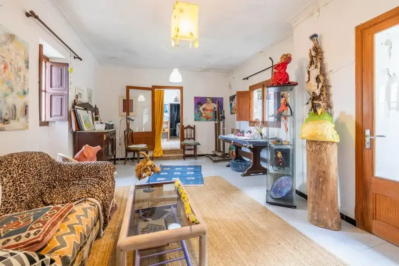 Fantastic opportunity to acquire a traditional village house that you can completely renovate and customize, in the heart of Selva — photo 3